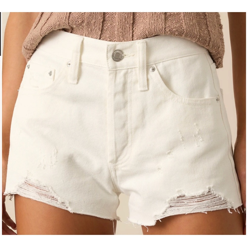 Z Supply Classic Hi Rise Denim Shorts Off White Distressed Frayed Hem Size 28